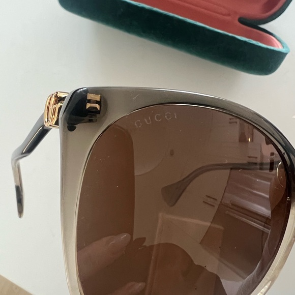 Authentic GUCCI woman’s sunglasses - Picture 3 of 5